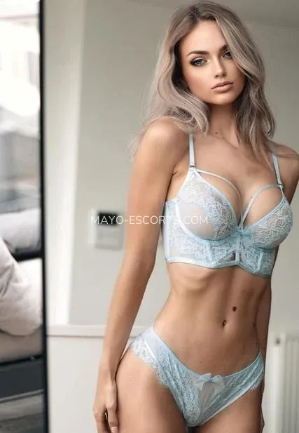 Mayo escorts Jamie — 4