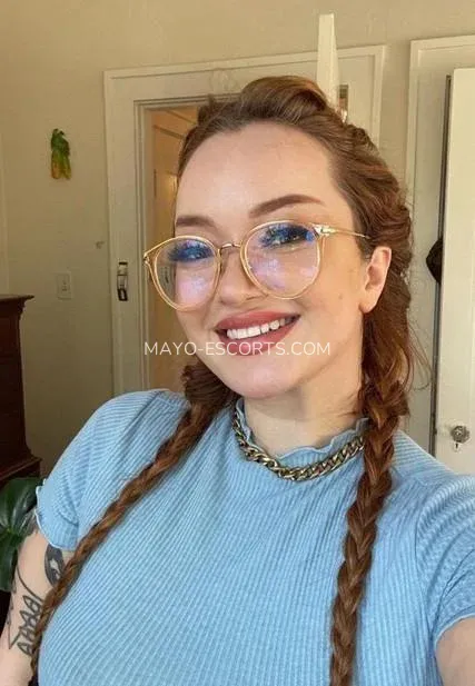 Mayo escorts Paige — 1